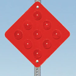 End of Road Marker OM4-1 - red diamond marker with nine round red reflectors, mounted on a post